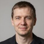 Портрет Алексея Волкова, эксперта по внедрению технологий искусственного интеллекта в компании Арс Ашуха ИИ